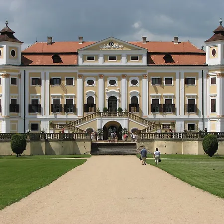 Kyjovský Pivovar - Hotel, Restaurace, Pivní Lázně 3*