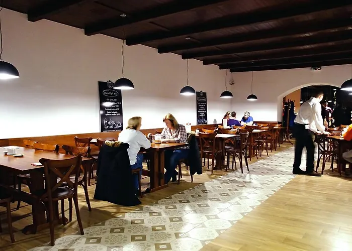 奇尤斯基皮佛法尔酒店- 酒店、餐厅和啤酒spa 酒店 3*